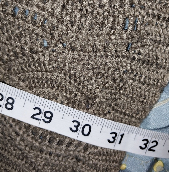 Y2K Taupe Sweater - Picture 8 of 8